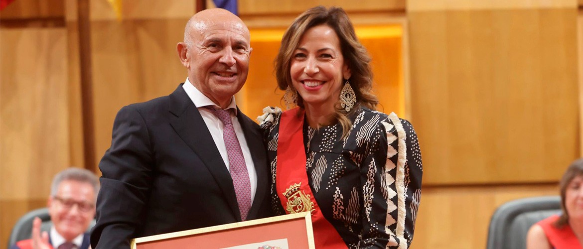 Carlos Pascual, Hijo Adoptivo de Zaragoza Carlos Pascual, Hijo Adoptivo de Zaragoza