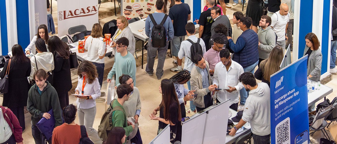 Más de 70 empresas y 2.000 jóvenes asisten a "JobFest" Más de 70 empresas y 2.000 jóvenes asisten a "JobFest"